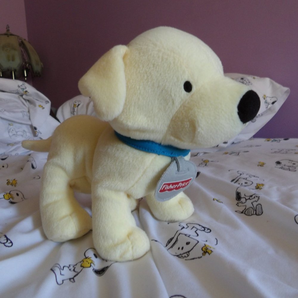 Fisher Price 2003 Puppy Pals Ari the Yellow Lab 11” Plush